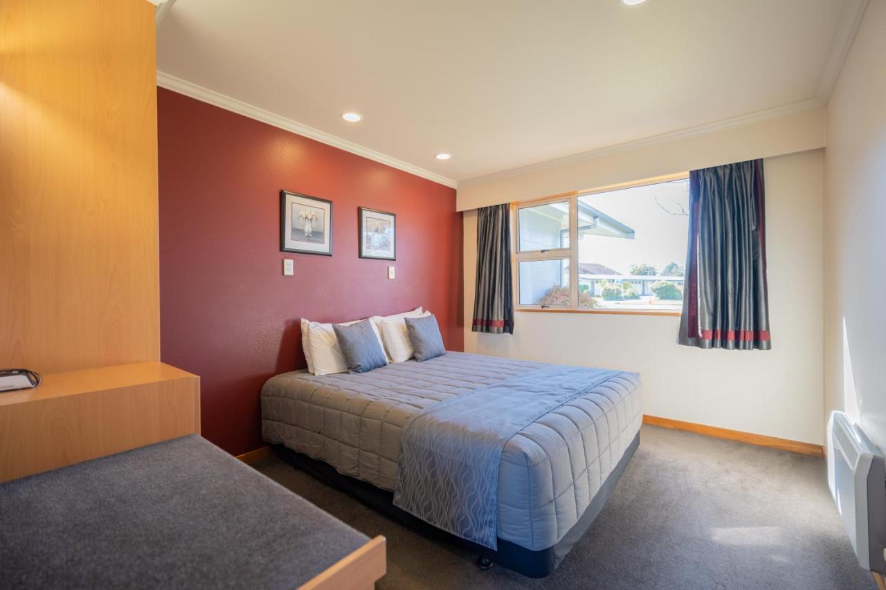 Te Anau Motel & Apartments Экстерьер фото