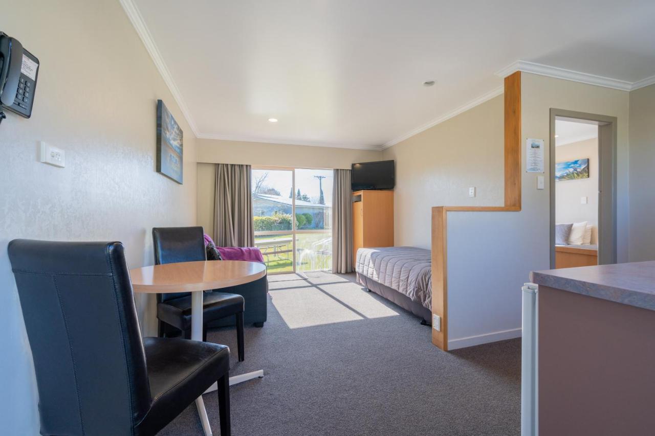 Te Anau Motel & Apartments Экстерьер фото