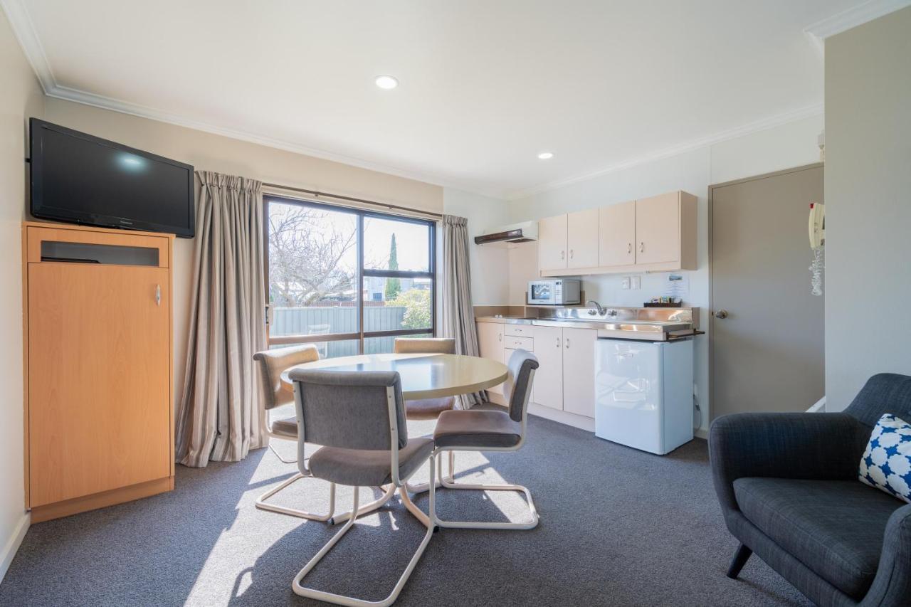 Te Anau Motel & Apartments Экстерьер фото